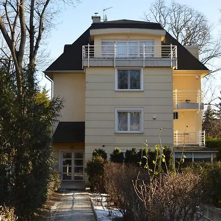 Rosehill Side Apartman *